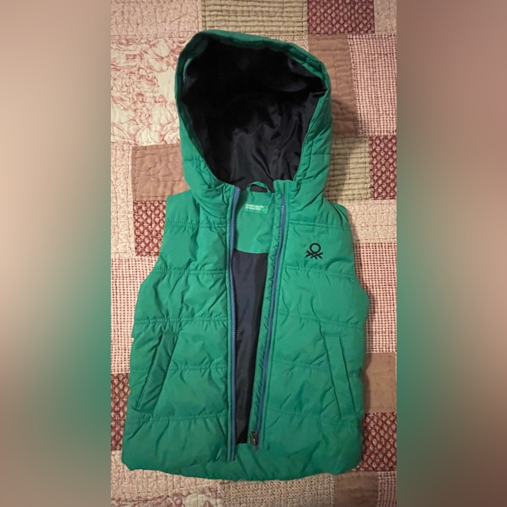 Kids Benetton vest with hoodie